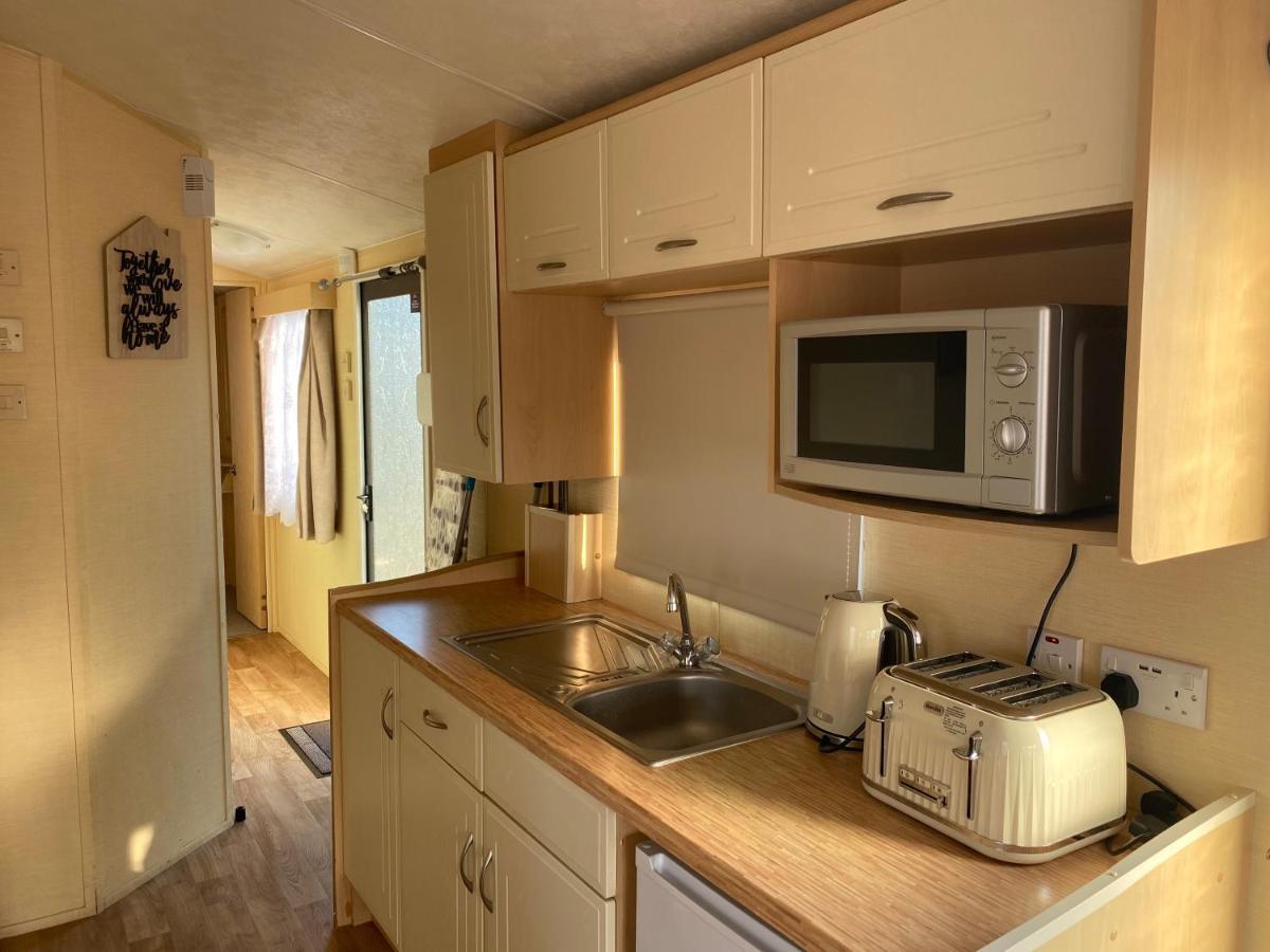 Stunning 3-Bed Caravan In Clacton-On-Sea Clacton-on-Sea Exterior foto