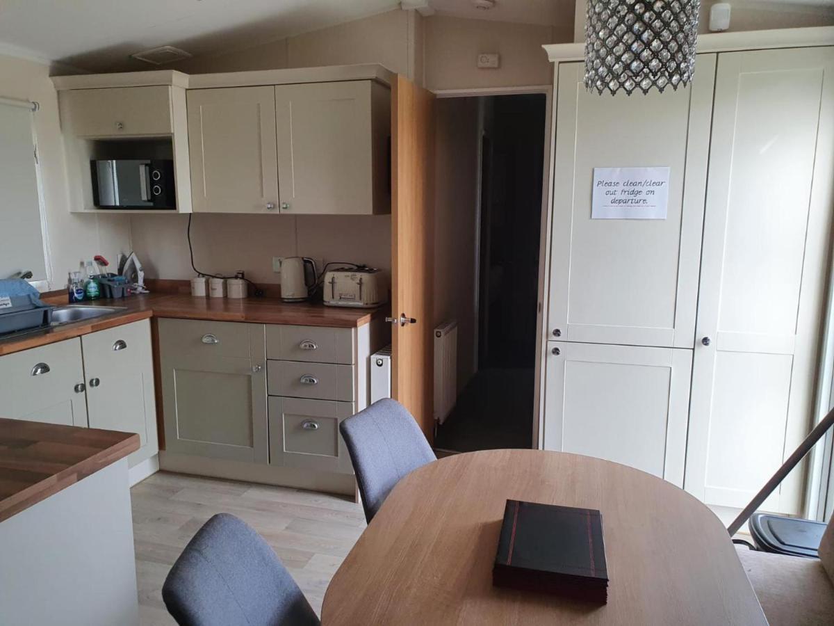Stunning 3-Bed Caravan In Clacton-On-Sea Clacton-on-Sea Exterior foto